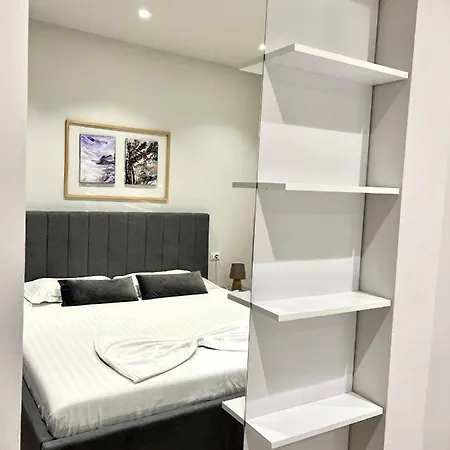 Destiny - Cozy At Myslym Shyri Apartment *